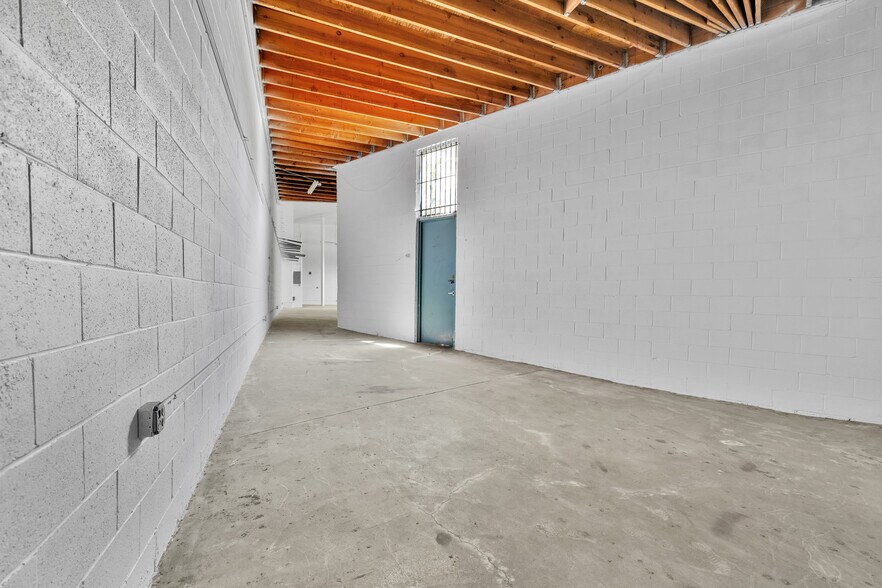 More Photos Of 4931 Venice Blvd, Los Angeles Storefront For Lease