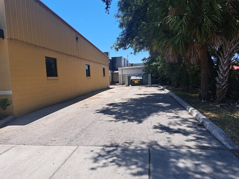 More Photos Of 1400 Jordan Ave, Orlando Flex For Lease