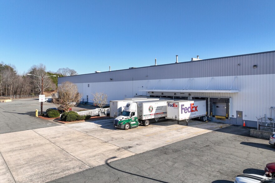 More Photos Of 90 Piedmont Industrial Dr, Winston-Salem Warehouse For Sale