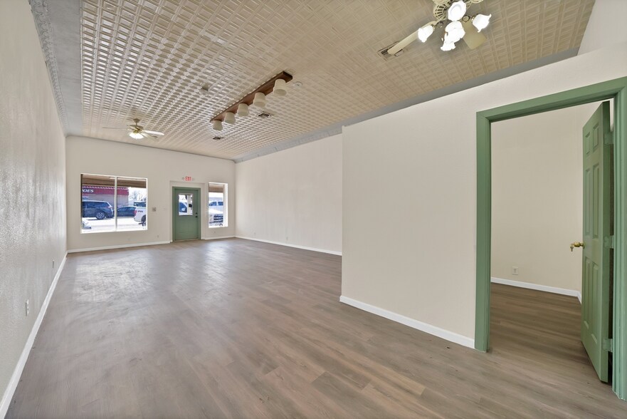 More Photos Of 204 W Mccart St, Krum Storefront Retail Office For Sale
