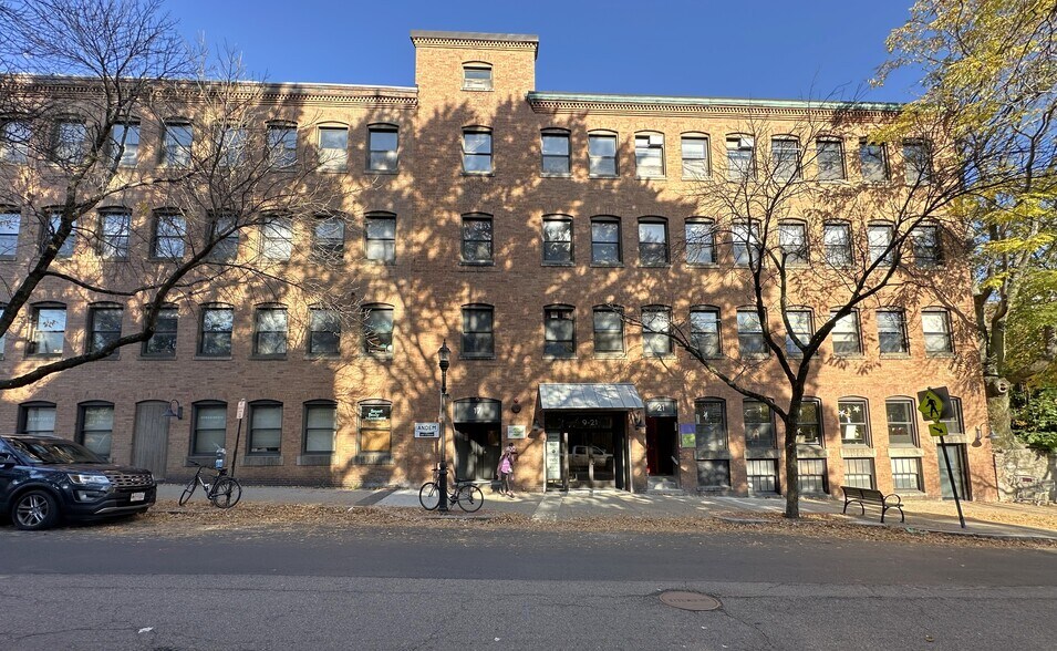 More Photos Of 9-21 Station St, Brookline Loft Creative Space For Lease