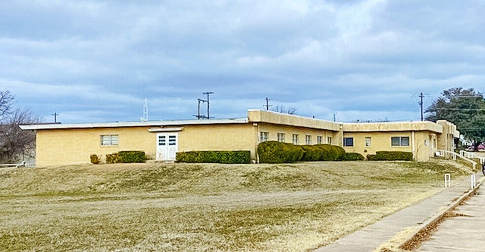 More Photos Of 1219 Parker St, Goldthwaite Specialty For Sale