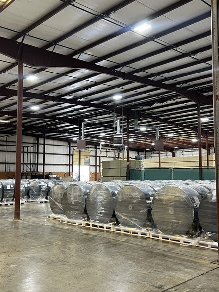 More Photos Of 566 Belle Cir, Harrisonburg Warehouse For Lease