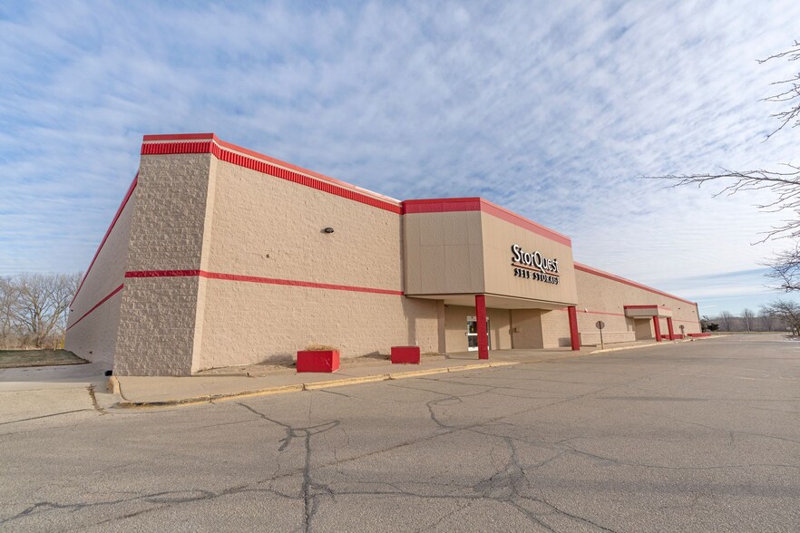More Photos Of 2602 Shopko Dr, Madison Self Storage For Sale