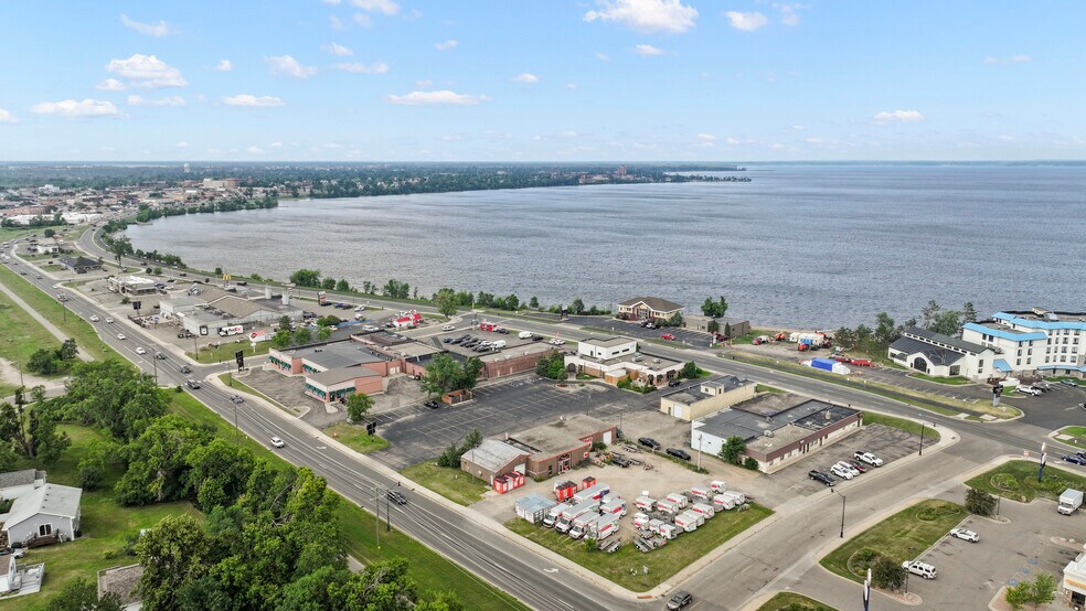 More Photos Of 824 Paul Bunyan, Bemidji Restaurant For Sale