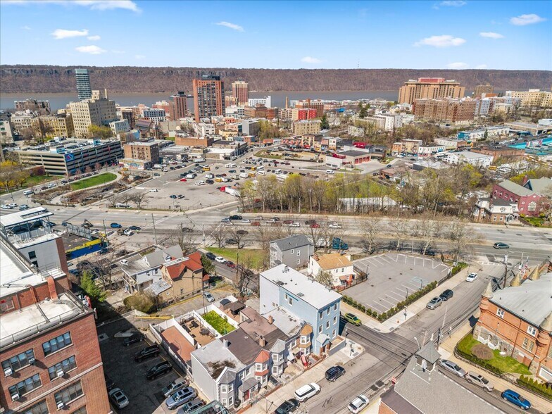 More Photos Of 97 Waverly St, Yonkers Apartments For Sale