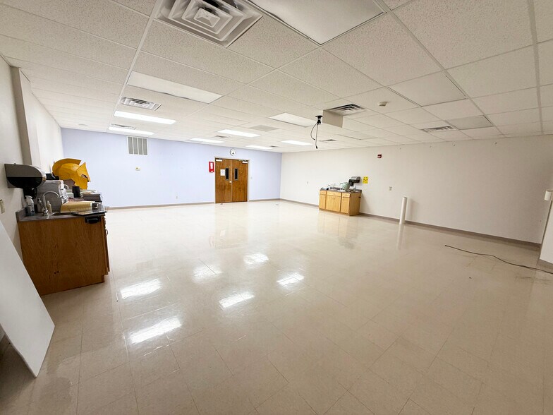 More Photos Of 810 Soldiers Way, Evansville Schools For Sale