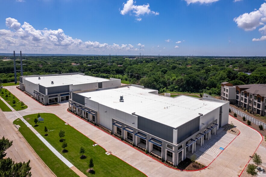More Photos Of 2125 Bardin Rd, Grand Prairie Distribution For Lease