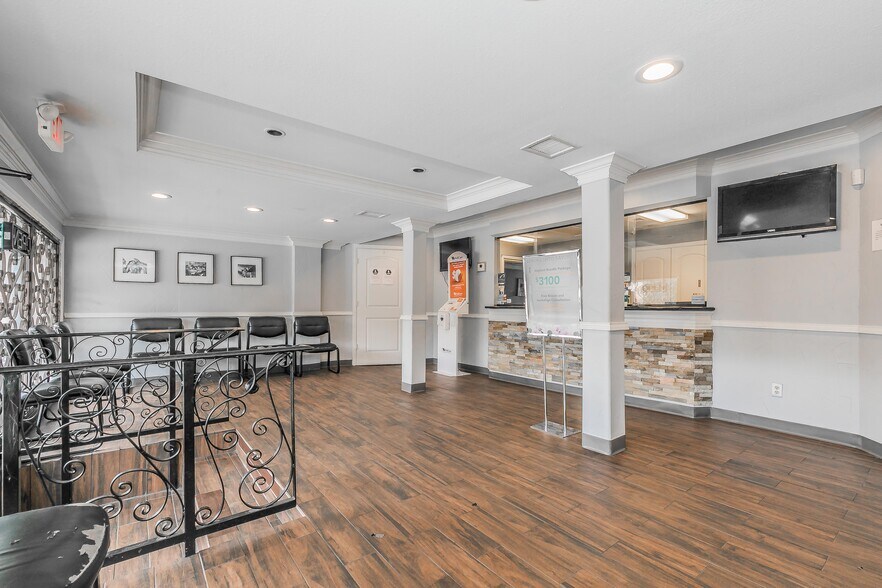 More Photos Of 2823 Kendale Dr, Dallas Medical For Sale