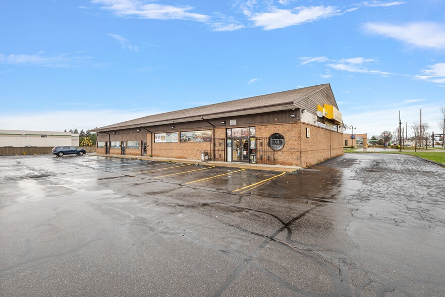 More Photos Of 5625-5655 18 Mile Rd, Sterling Heights Storefront For Sale