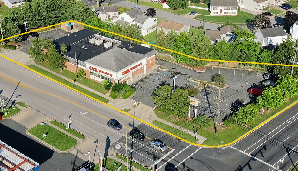 More Photos Of 2 Compass Rd, Essex Drugstore For Lease