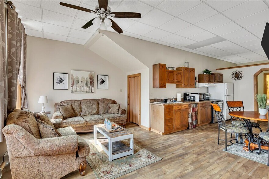 More Photos Of 68 Main St, Whitehall Flex For Sale