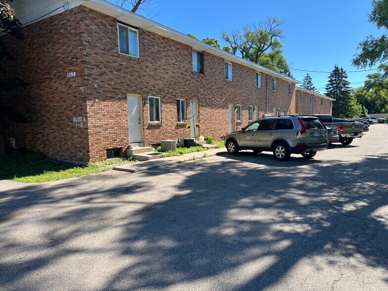 More Photos Of 863 Lincoln Ave, Holland Apartments For Sale