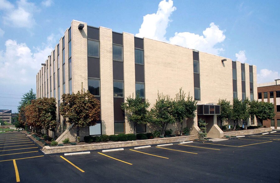 More Photos Of 6300 Rockside Rd, Independence Office For Lease