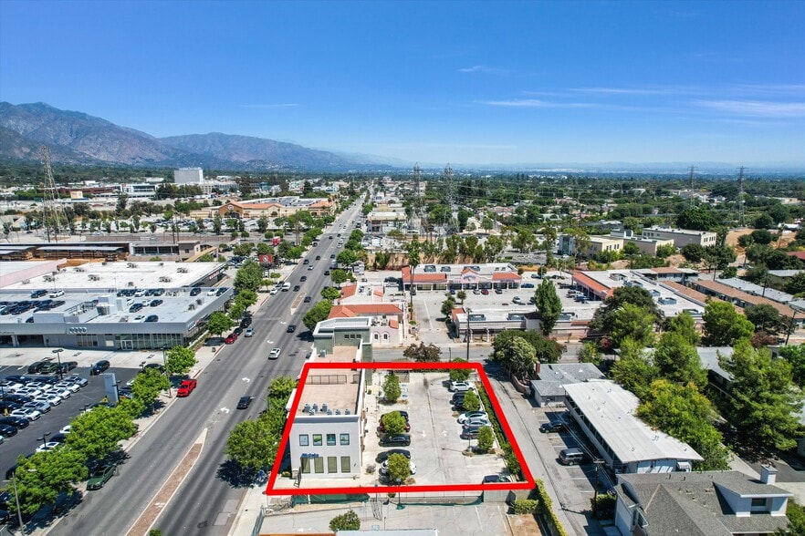 More Photos Of 2956 E Colorado Blvd, Pasadena General Retail For Lease