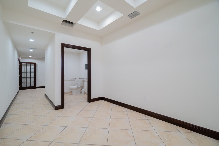 More Photos Of 679 NW Enterprise Dr, Port Saint Lucie Light Distribution For Sale