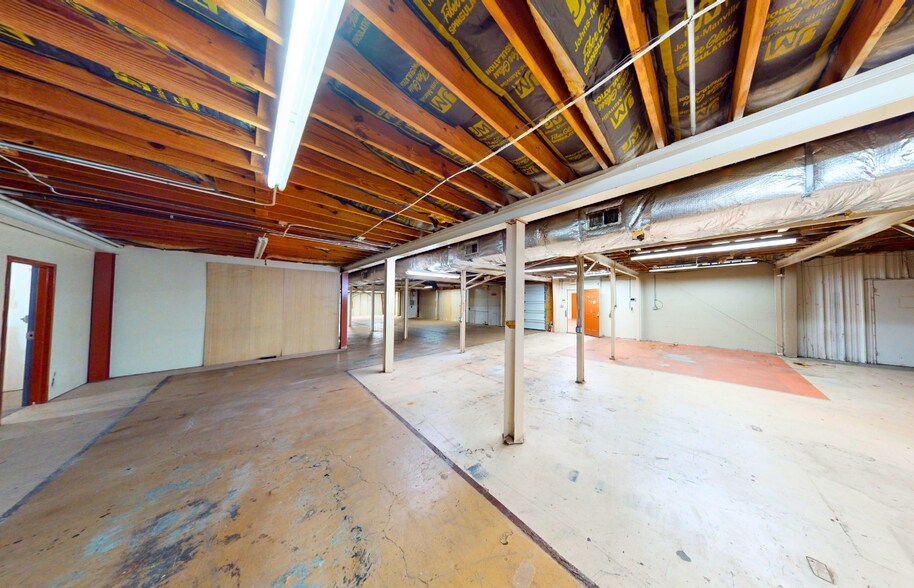 More Photos Of 5205 Starkey Rd, Roanoke Warehouse For Lease