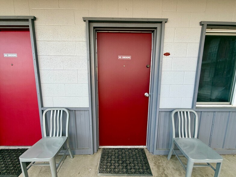 More Photos Of 210 N Main St, Deer Lodge Hotel For Sale