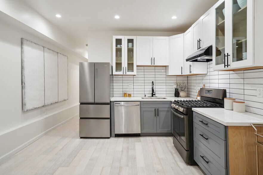 More Photos Of 17-19 Card Aly, San Francisco Apartments For Sale