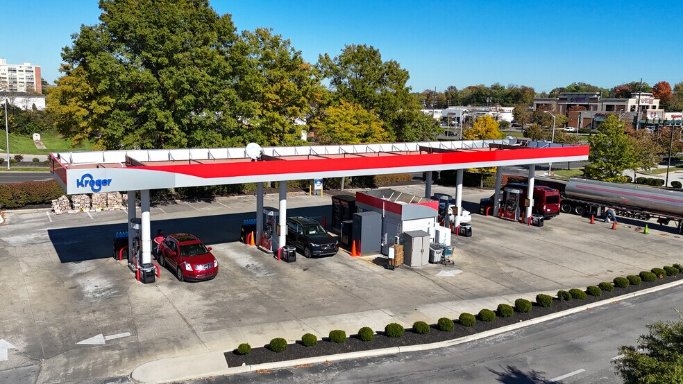 More Photos Of 2307-2375 Nicholasville Rd, Lexington Unknown For Lease