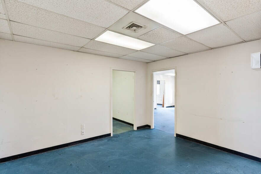 More Photos Of 3859-3871 Plaza Dr, Fairfax Office For Sale