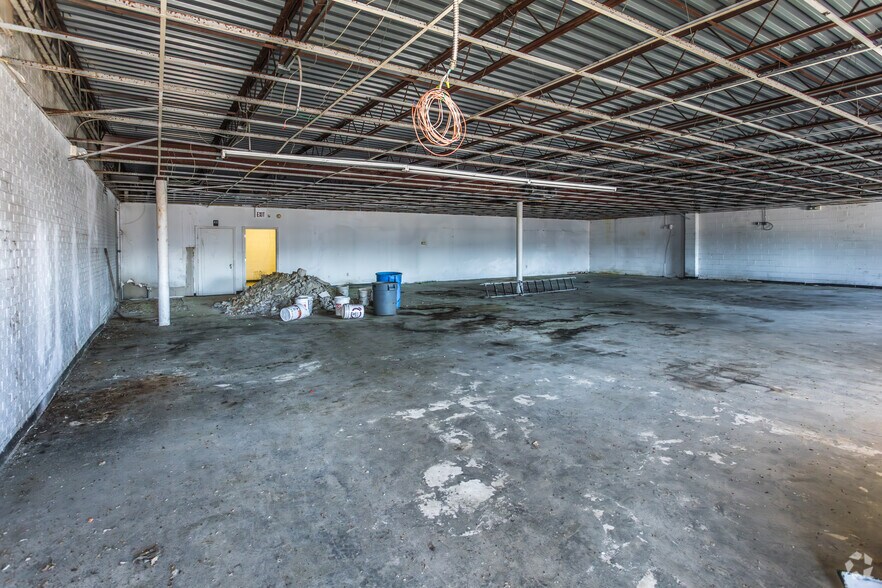 More Photos Of 4594 Yale Rd, Memphis General Retail For Sale