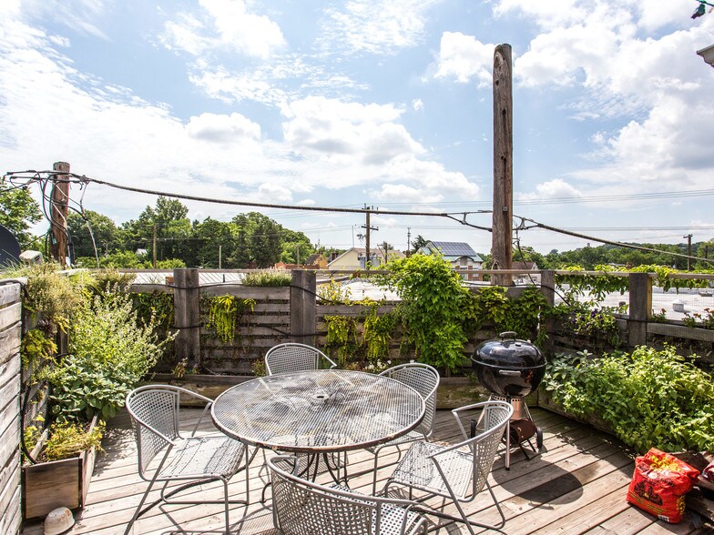 More Photos Of 3815 34th St, Mount Rainier Storefront Retail Office For Lease