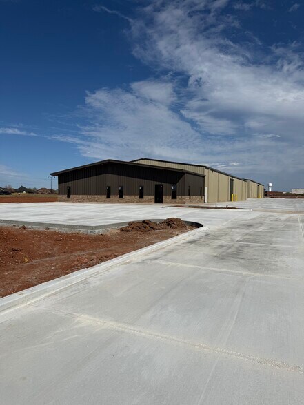 More Photos Of 1500 N Lincoln Blvd, Edmond Unknown For Lease