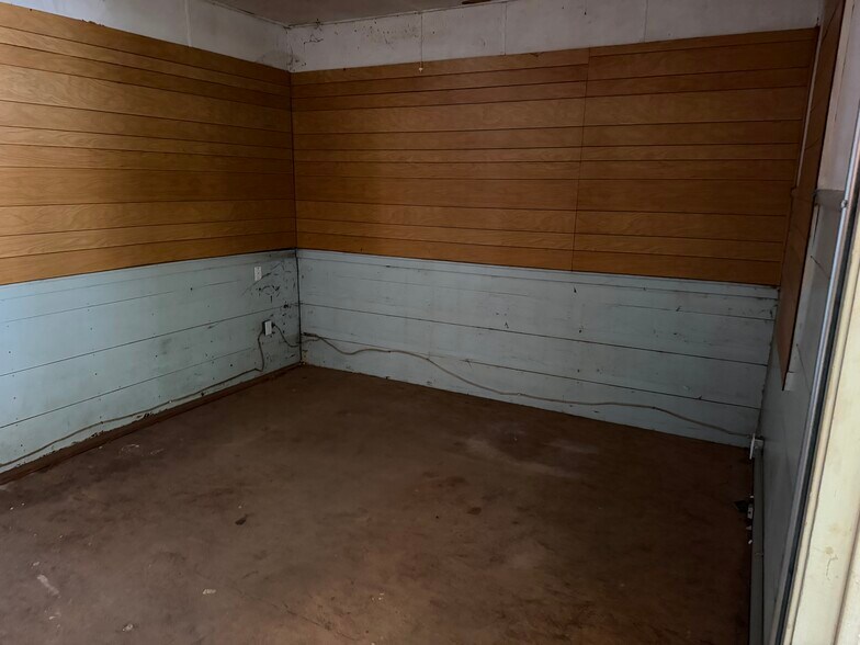 More Photos Of 217 Percy Ave, Yuba City Storefront For Sale