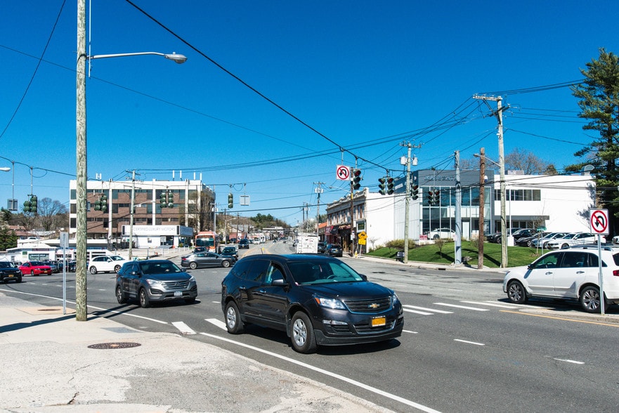 More Photos Of 12 Northern Blvd, Great Neck Storefront Retail Office For Lease