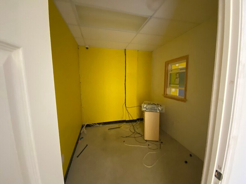 More Photos Of 1520 E Greenville St, Anderson Freestanding For Lease