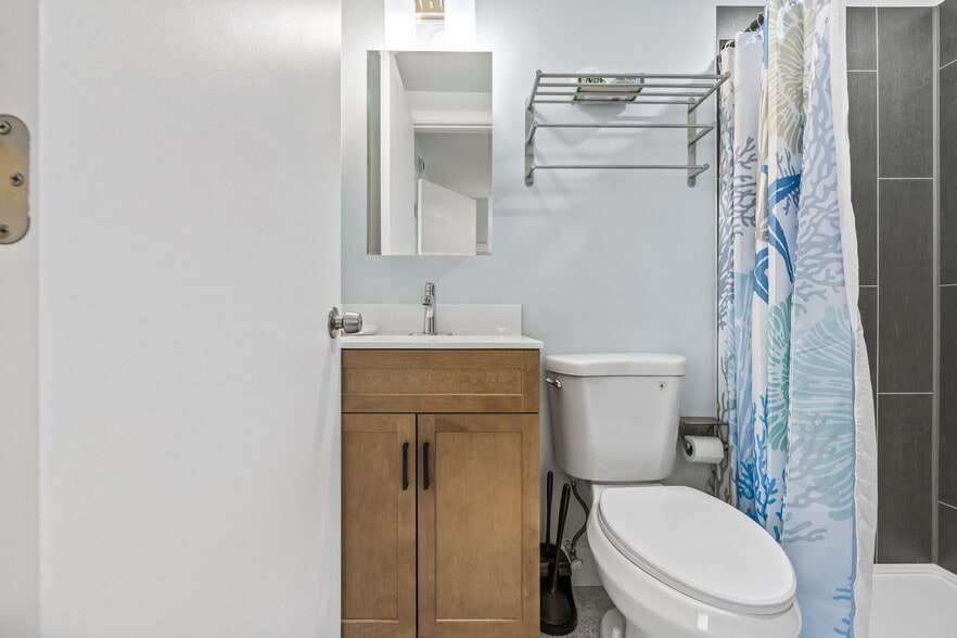 More Photos Of 12100 Gulf Blvd, Treasure Island Hotel For Sale