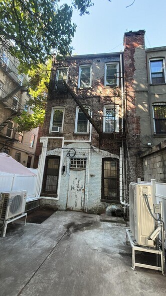 More Photos Of 139 Kingston Ave, Brooklyn Storefront Retail Residential For Lease
