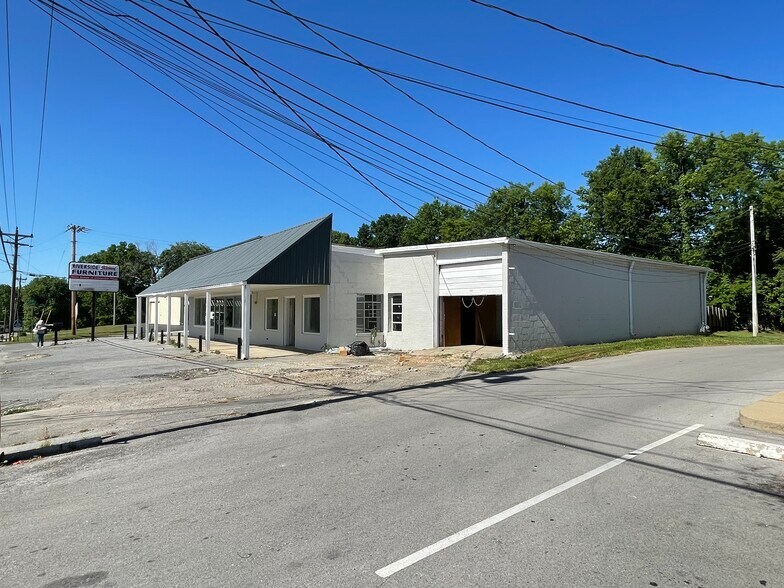 More Photos Of 901 Riverside Dr, Columbia Storefront Retail Office For Lease