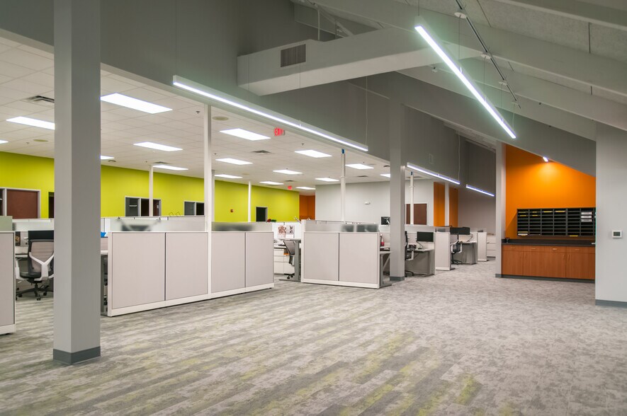 More Photos Of 15755 N Pointe Blvd, Noblesville Medical For Sale