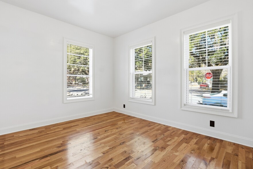 More Photos Of 521 W 37th St, Savannah Multifamily For Sale