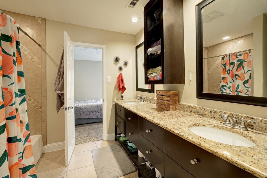 More Photos Of 1911 Lightsey Rd, Austin Apartments For Sale