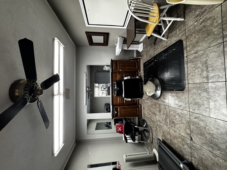 More Photos Of 1264 Hueytown Rd, Hueytown Office Residential For Sale