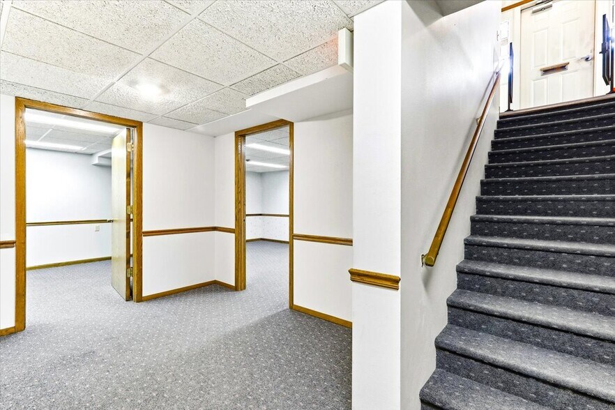 More Photos Of 1910 7th St S, Wisconsin Rapids Office For Sale