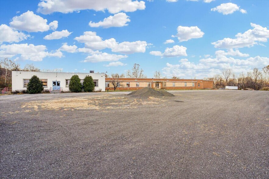 More Photos Of 113 Aileen Rd, Flint Hill Warehouse For Sale