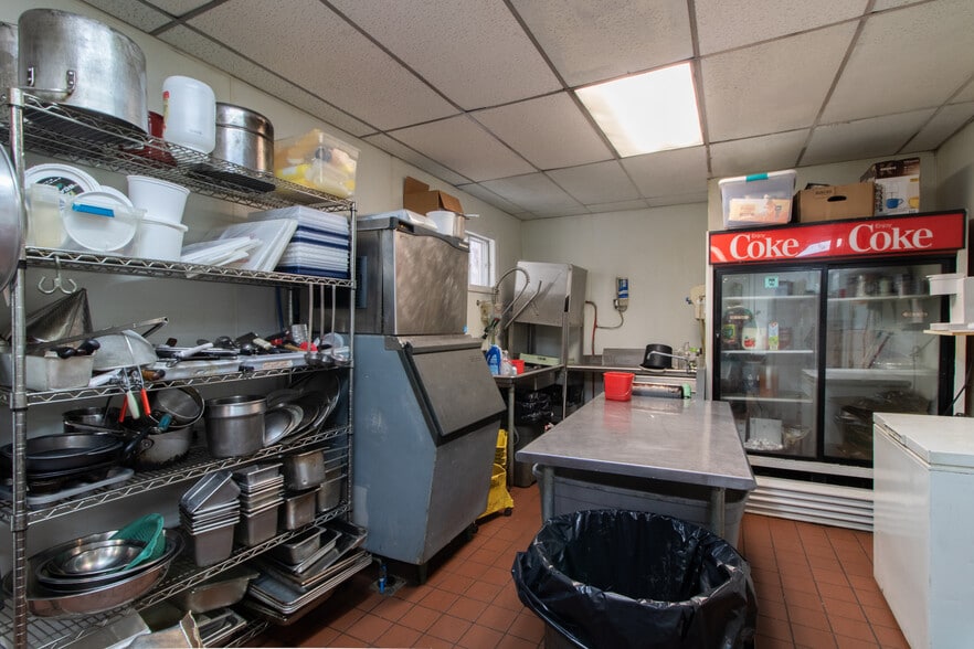 More Photos Of 18 Cross St, Brighton Restaurant For Sale