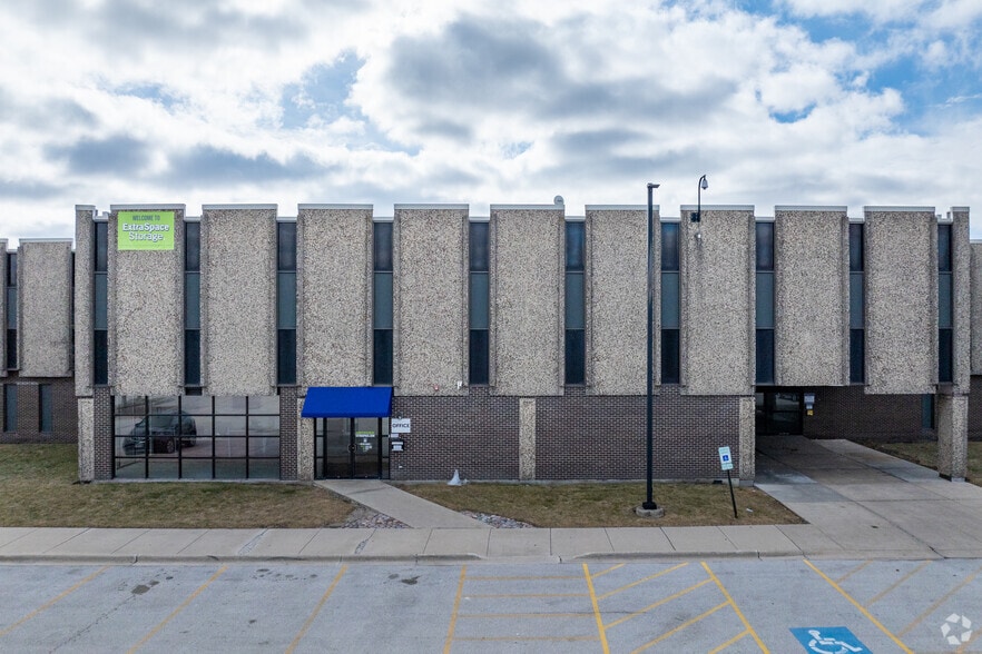 More Photos Of 21800 S Cicero Ave, Matteson Self Storage For Lease