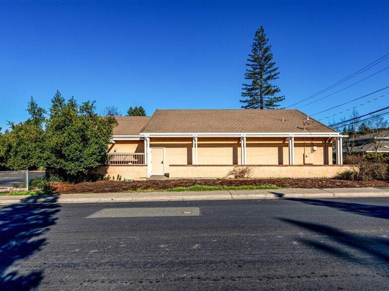 More Photos Of 1105 University St, Healdsburg Religious Facility For Sale