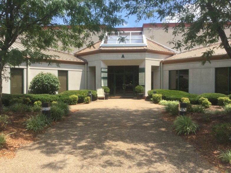 More Photos Of 1801 Forest Hills Blvd, Bella Vista Medical For Lease