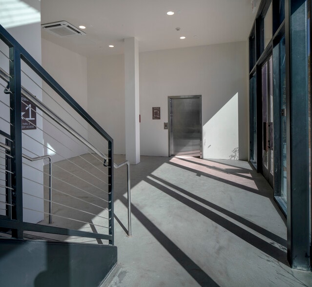 More Photos Of 2600-3560 N Sepulveda Blvd, Manhattan Beach Unknown For Lease