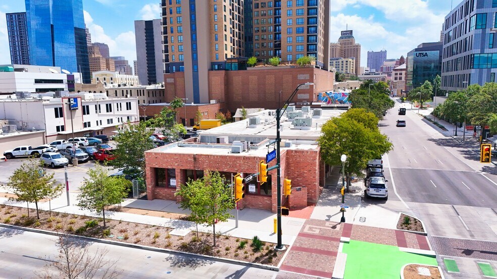 More Photos Of 717 Dolorosa St, San Antonio Office For Lease