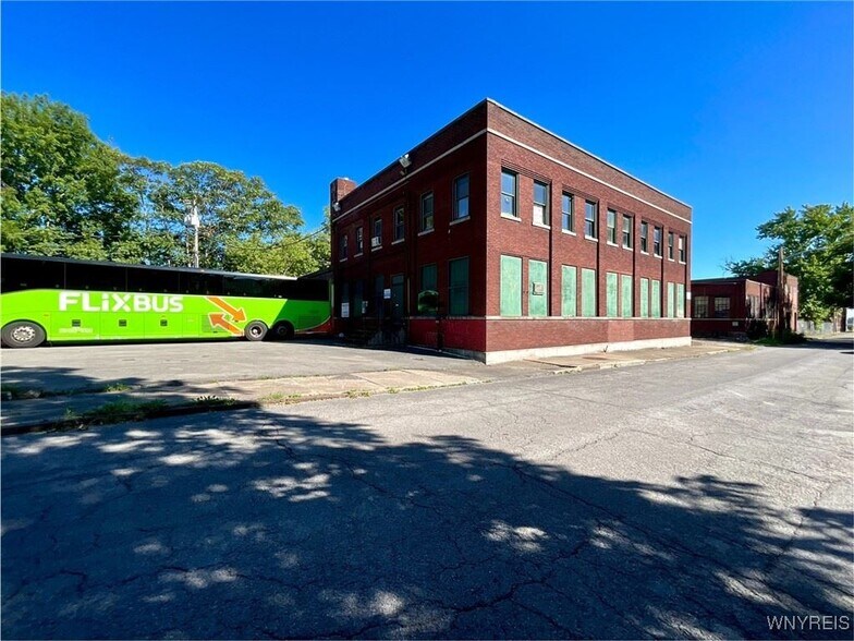 More Photos Of 561 8th St, Niagara Falls Warehouse For Sale