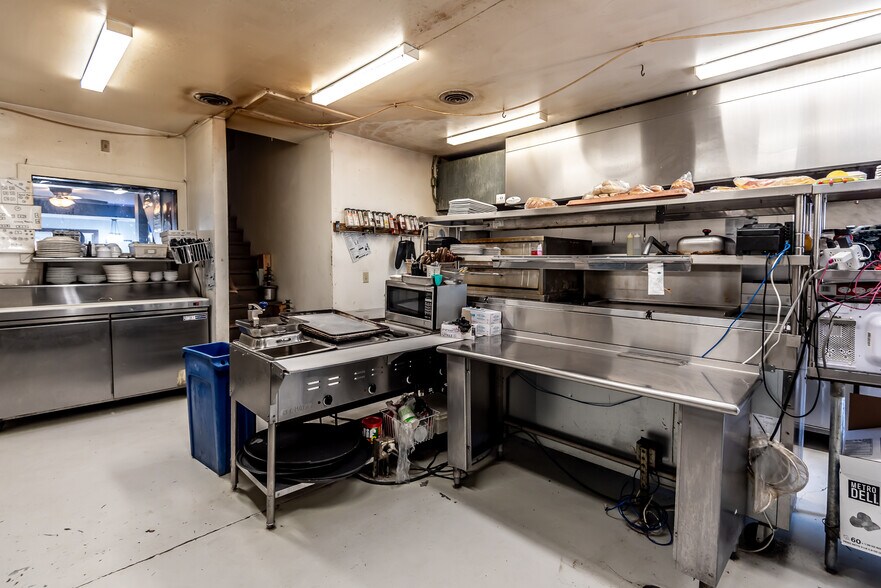 More Photos Of 5527 Oregonia Rd, Oregonia Restaurant For Sale