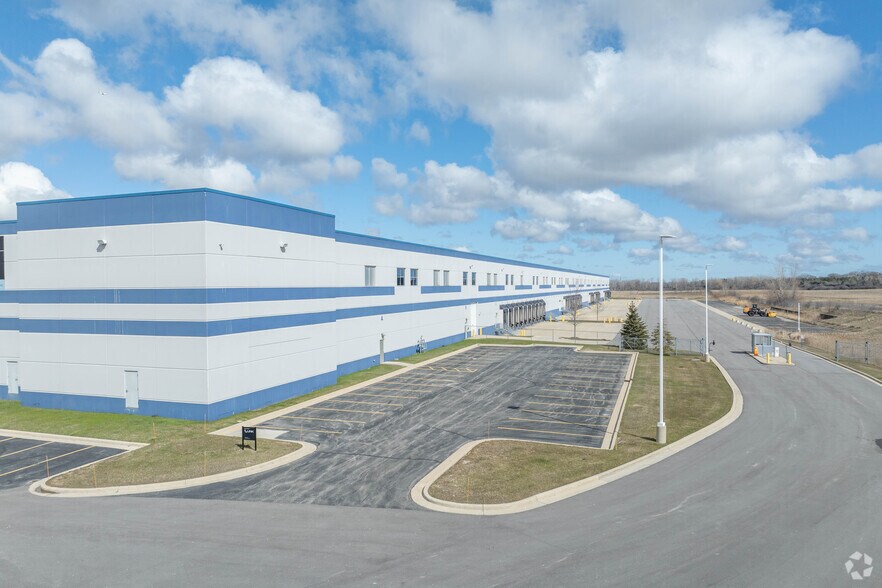 More Photos Of 901 Renaissance Blvd, Sturtevant Distribution For Sale