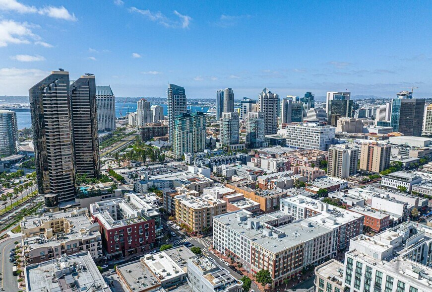 More Photos Of 379 4th Ave, San Diego Restaurant For Lease